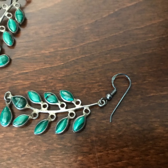 925 Sterling silver vintage style malachite leaf earrings - Picture 2 of 5